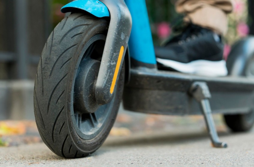 Ruedas macizas o inflables_ cuál es mejor para tu patinete